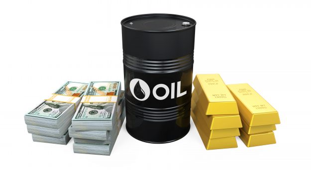 Oil rally stalls as demand softens, Gold rises post Fed